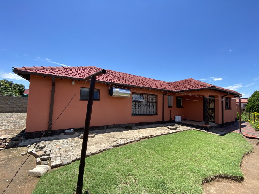 3 Bedroom Property for Sale in Mogwase North West